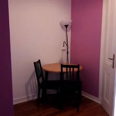 塞纳里奥卡迪塔旅舍 旅馆 *