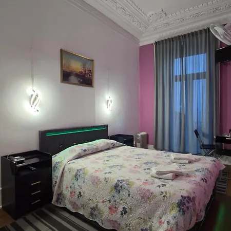 Cenário Catita Albergue Lisboa