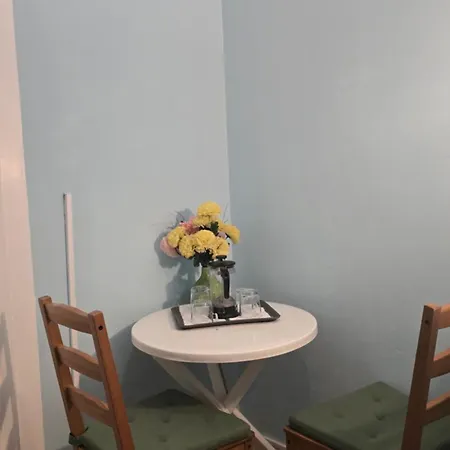 Cenário Catita Albergue Lisboa