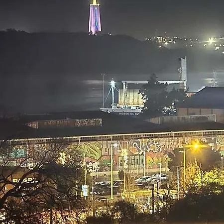 塞纳里奥卡迪塔旅舍 旅馆